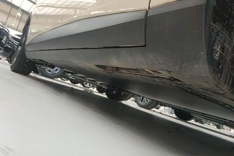 Used AION UT 2025 420 Intelligent Luxury Edition Right Side Sill