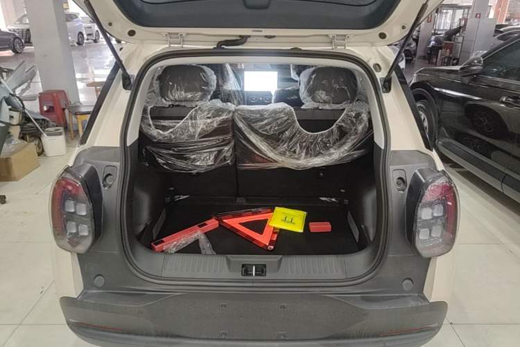 Used AION UT 2025 330 Starlight Edition Trunk