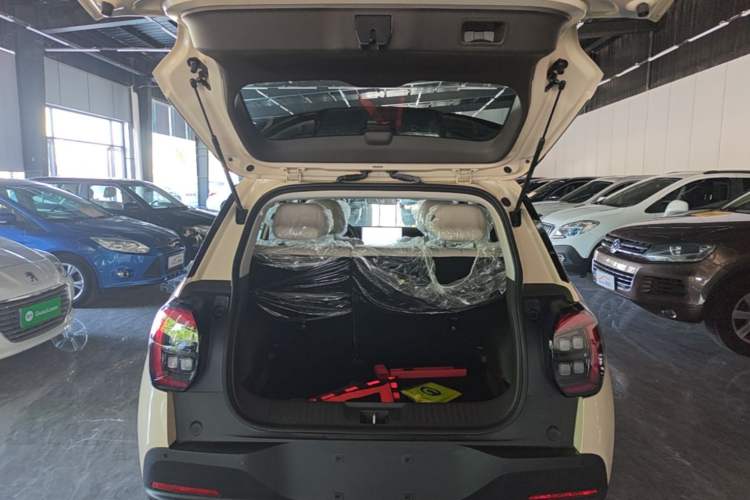 Used AION UT 2025 420 Intelligent Luxury Edition Trunk