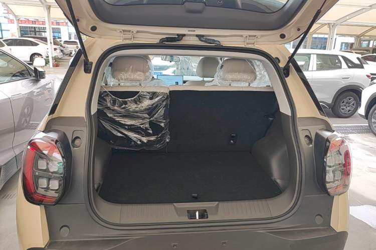 Used AION UT 2025 420 Intelligent Luxury Edition Trunk