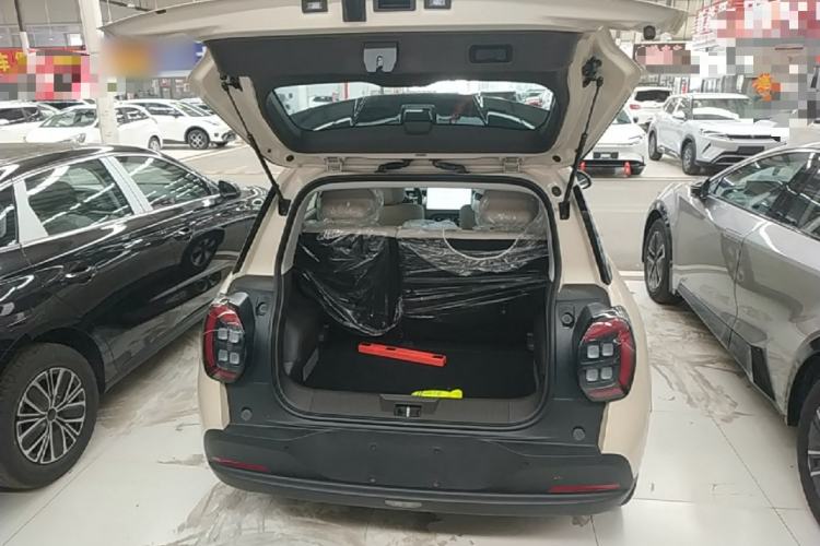 Used AION UT 2025 420 Intelligent Luxury Edition Trunk