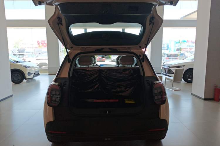 Used AION UT 2025 420 Intelligent Luxury Edition Trunk