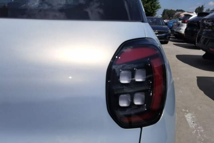 Used AION UT 2026 Model 320 Starlight Edition Exterior 3