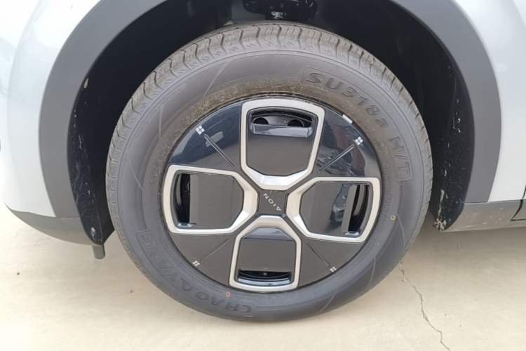 Used AION UT 2026 Model 320 Starlight Edition Left Front Wheel Hub