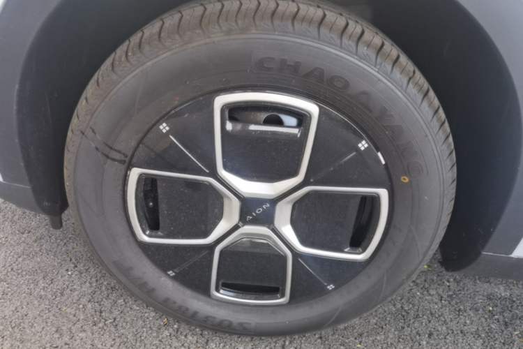 Used AION UT 2026 Model 320 Starlight Edition Left Front Wheel Hub