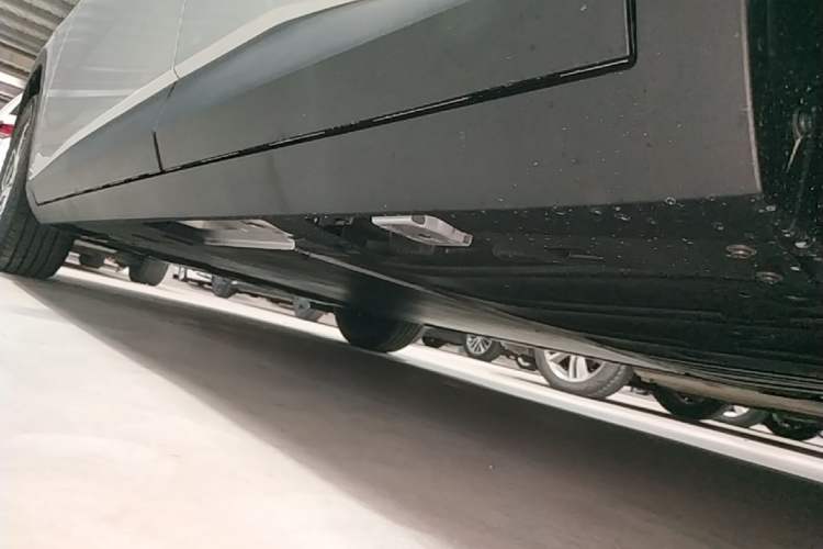 Used AION UT 2026 Model 320 Starlight Edition Left Side Sill