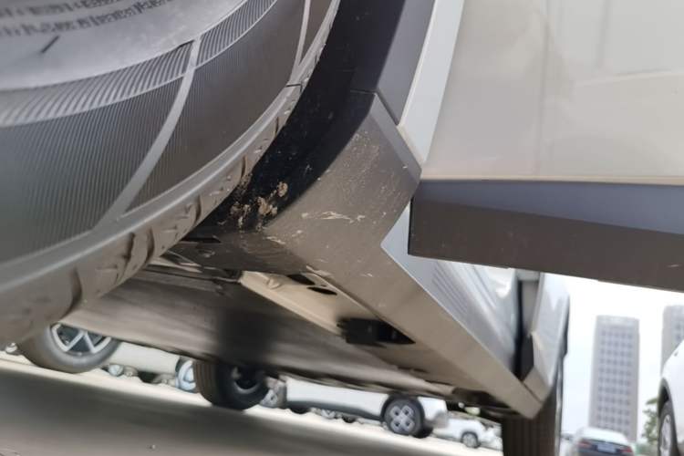 Used AION UT 2026 Model 320 Starlight Edition Left Side Sill