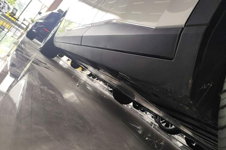 Used AION UT 2026 420 Ultra-Charge Edition Left Side Sill