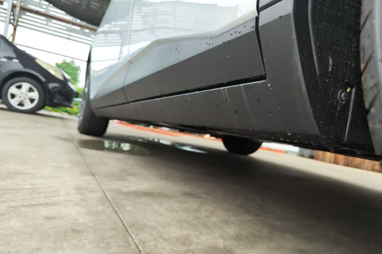Used AION UT 2026 Model 320 Starlight Edition Left Side Sill