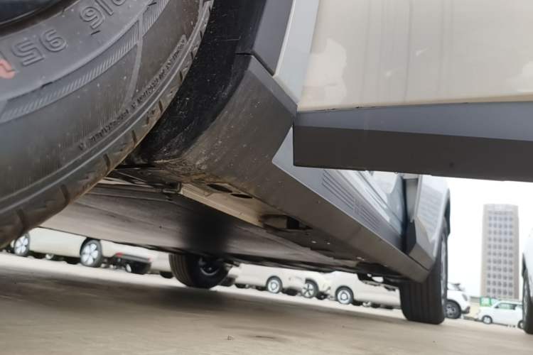 Used AION UT 2026 Model 320 Starlight Edition Left Side Sill