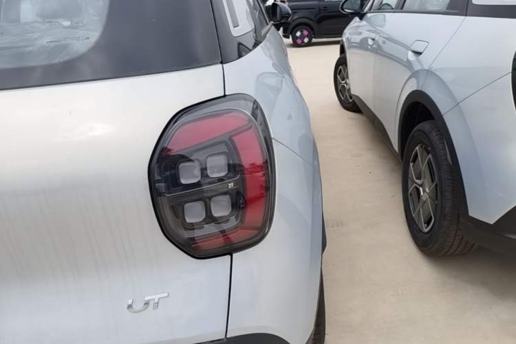 Used AION UT 2026 Model 320 Starlight Edition Right Rear Taillight