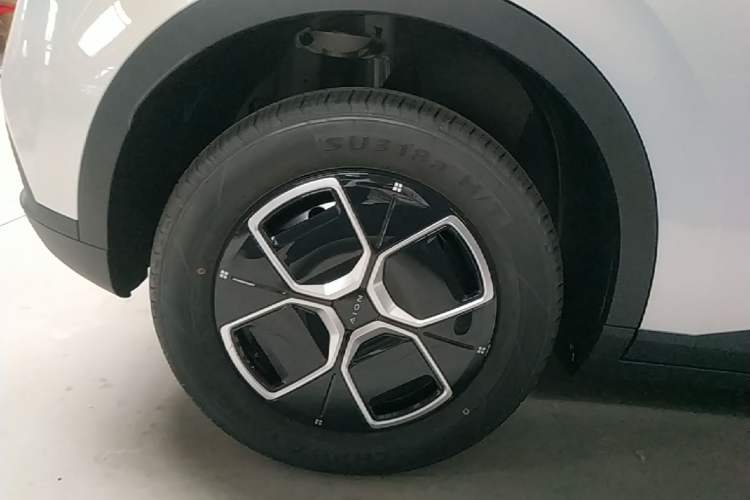 Used AION UT 2026 Model 320 Starlight Edition Right Rear Wheel Hub