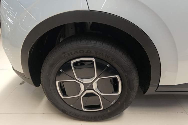Used AION UT 2026 Model 320 Starlight Edition Right Rear Wheel Hub