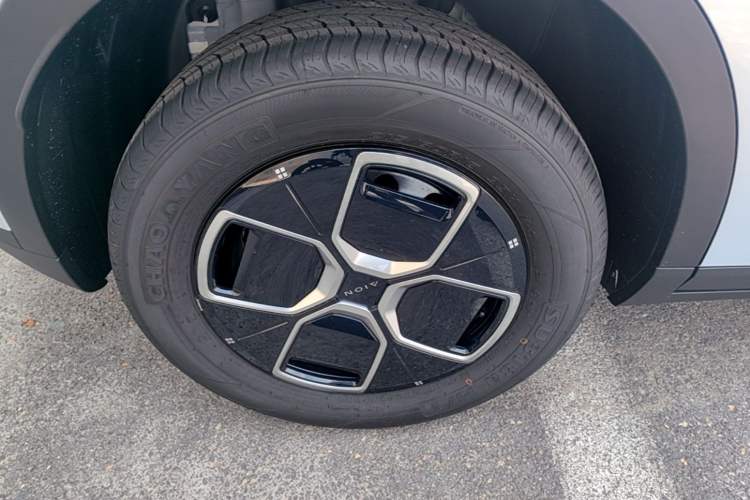 Used AION UT 2026 Model 320 Starlight Edition Right Rear Wheel Hub