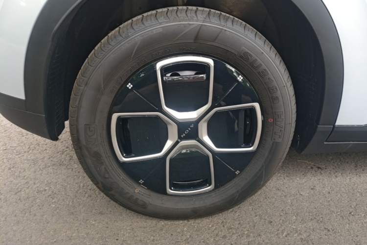 Used AION UT 2026 Model 320 Starlight Edition Right Rear Wheel Hub