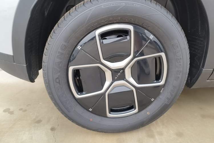 Used AION UT 2026 Model 320 Starlight Edition Right Rear Wheel Hub