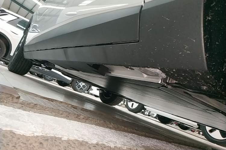 Used AION UT 2026 Model 320 Starlight Edition Right Side Sill