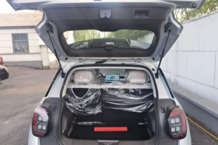 Used AION UT 2026 Model 320 Starlight Edition Trunk
