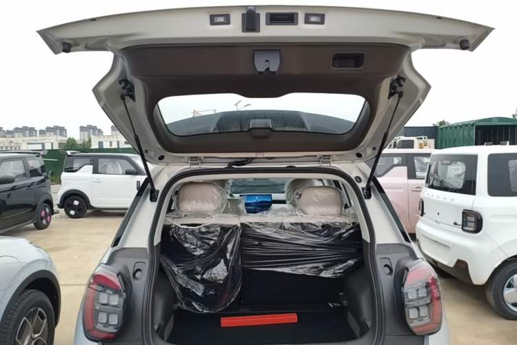 Used AION UT 2026 Model 320 Starlight Edition Trunk