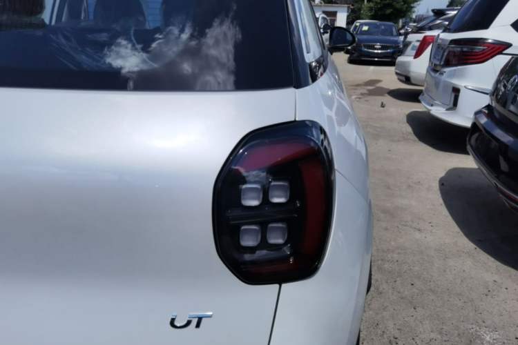 Used AION UT 2026 Model 320 Starlight Edition Exterior 3