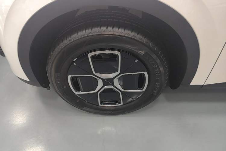 Used AION UT 2026 Model 320 Starlight Edition Left Front Wheel Hub