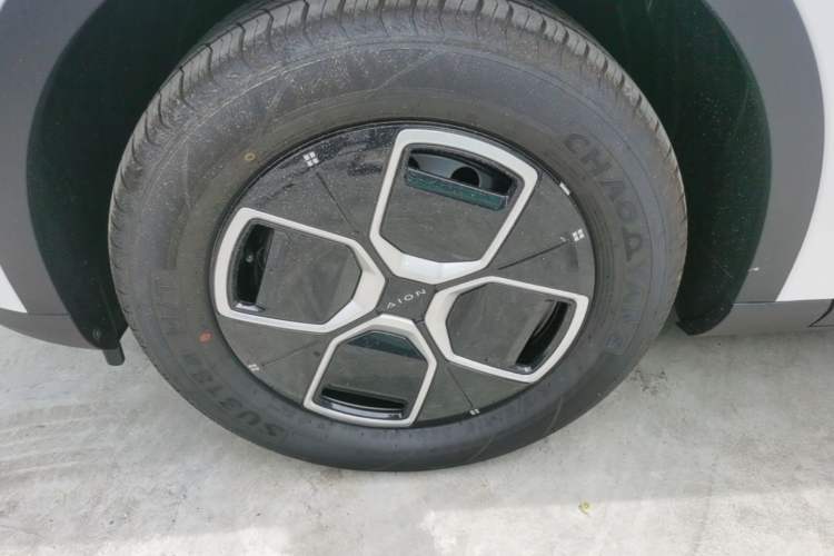 Used AION UT 2026 Model 320 Starlight Edition Left Front Wheel Hub