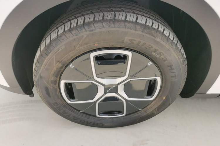 Used AION UT 2026 Model 320 Starlight Edition Left Front Wheel Hub
