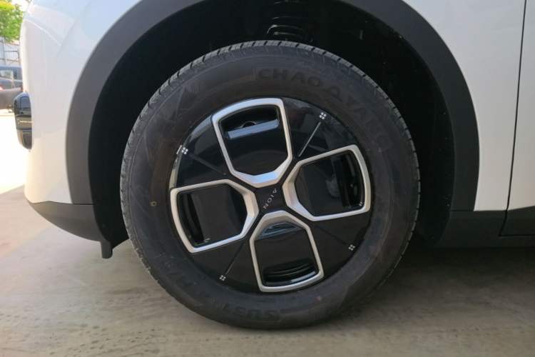 Used AION UT 2026 Model 320 Starlight Edition Left Front Wheel Hub