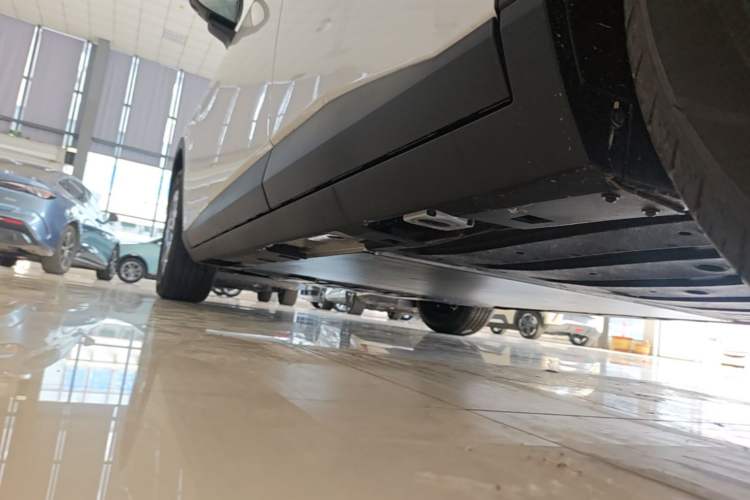 Used AION UT 2026 Model 320 Starlight Edition Left Side Sill