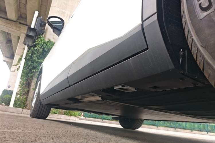 Used AION UT 2026 Model 320 Starlight Edition Left Side Sill