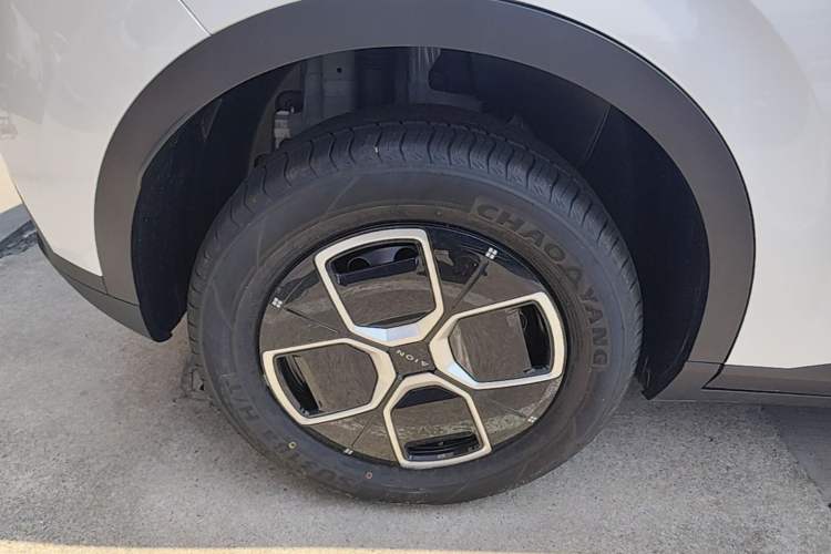 Used AION UT 2026 Model 320 Starlight Edition Right Rear Wheel Hub