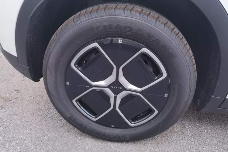 Used AION UT 2026 Model 320 Starlight Edition Right Rear Wheel Hub