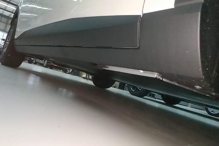 Used AION UT 2026 Model 320 Starlight Edition Right Side Sill