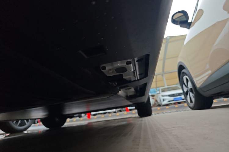 Used AION UT 2026 Model 320 Starlight Edition Right Side Sill