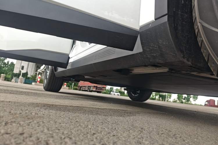 Used AION UT 2026 Model 320 Starlight Edition Right Side Sill