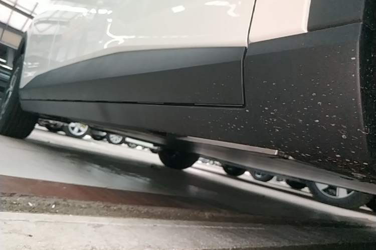 Used AION UT 2026 Model 320 Starlight Edition Right Side Sill