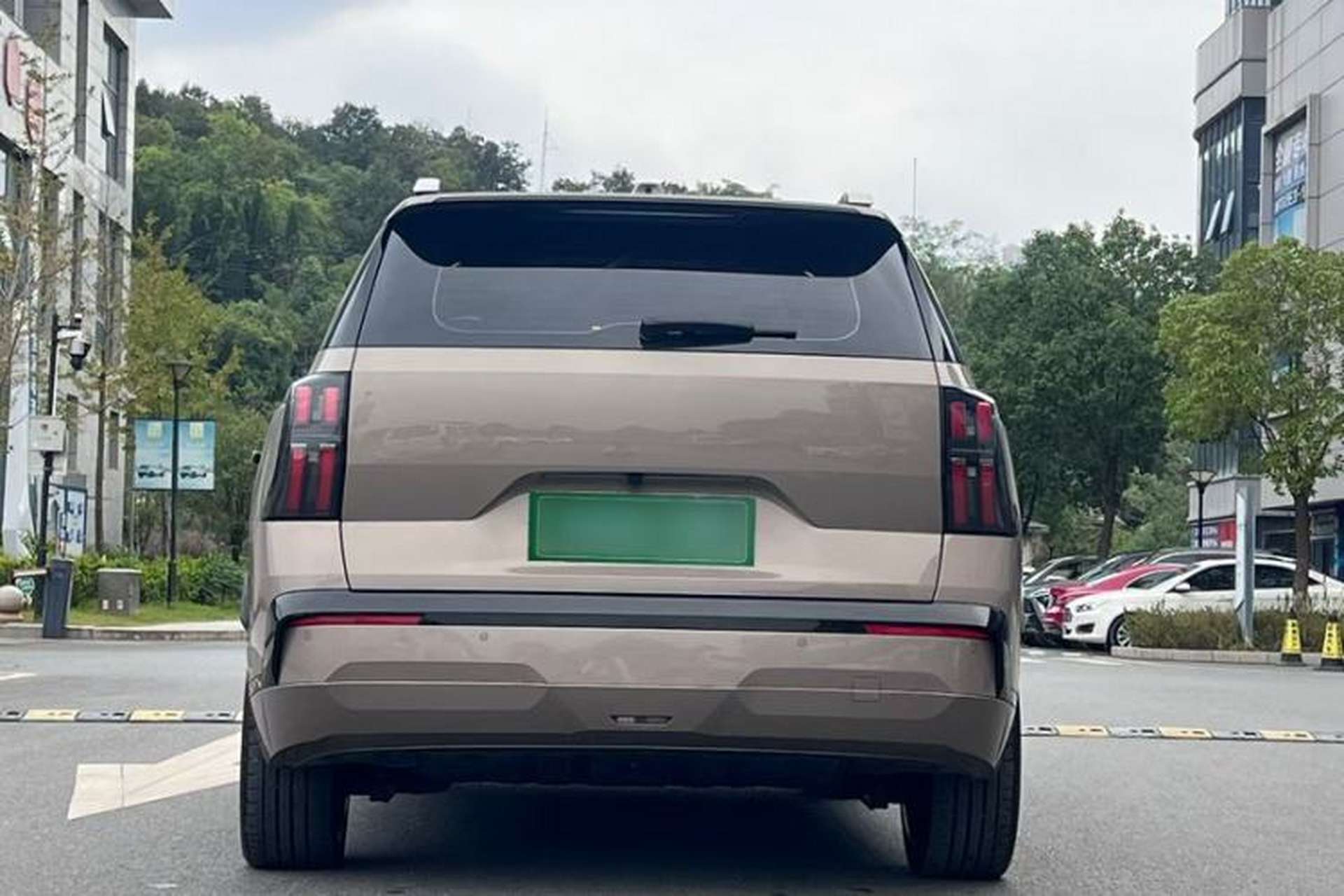 Used AION V 2024 Aion Tyrannosaurus 650 LiDAR Edition Exterior 7
