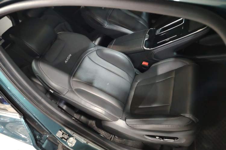 Used AION V 2023 Plus 80 Smart Enjoyment Seven-Seater Edition Ternary Lithium Right Front Seat