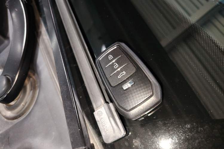 Used AION V 2023 Plus 80 Smart Enjoyment Seven-Seater Edition Ternary Lithium Vehicle Key