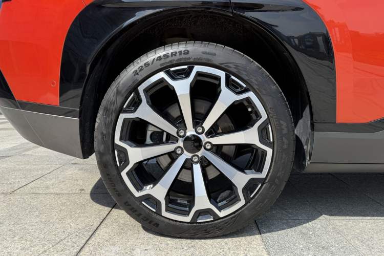 Used AION V 2024 Aion Tyrannosaurus 650 LiDAR Edition Exterior 7