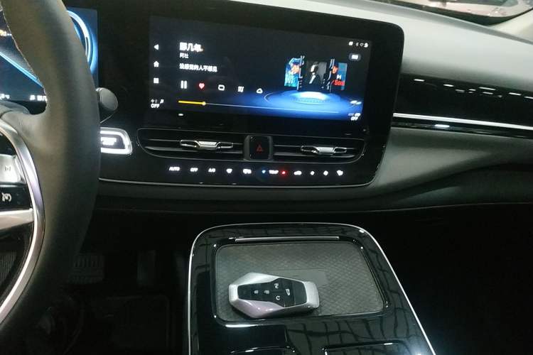 Used AION V 2020 70 PLUS Smart Edition Audio And AC Panel