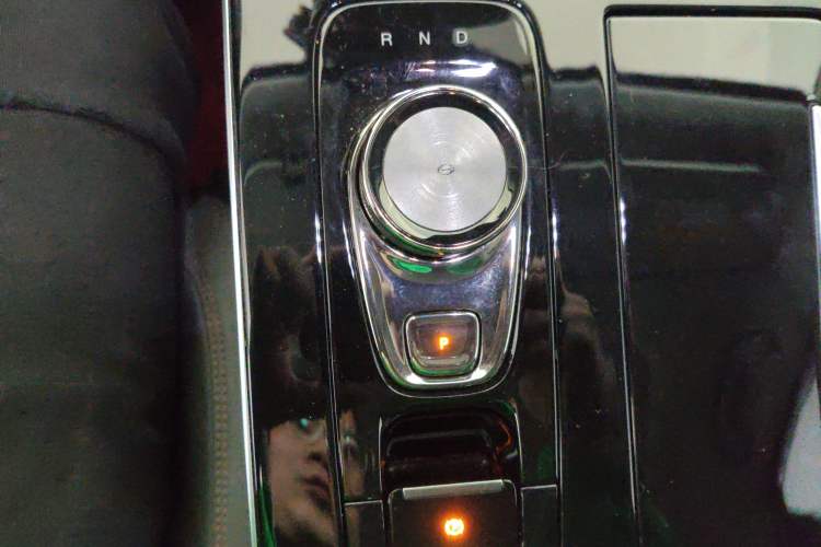 Used AION V 2020 70 Intelligent Edition Gear Lever