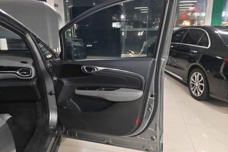 Used AION V 2020 70 Smart Technology Edition Right Front Door Interior
