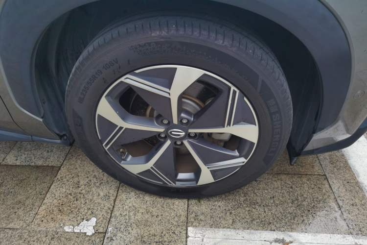 Used AION V 2020 70 Intelligent Edition Right Front Wheel Hub