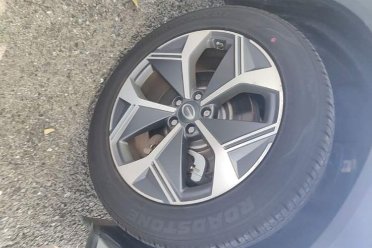 Used AION V 2020 70 Smart Technology Edition Right Front Wheel Hub
