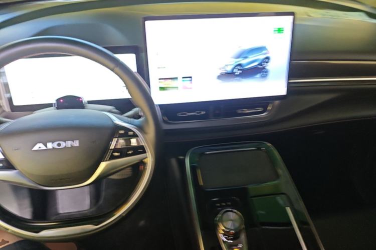 Used AION V 2021 Plus 80 Smart Technology Edition Ternary Lithium Center Console