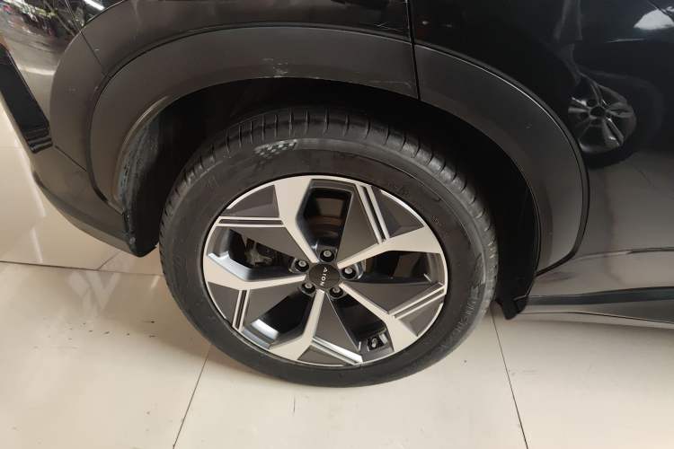 Used AION V 2021 Evolution Edition 70 Intelligent Leading Edition Right Rear Wheel Hub