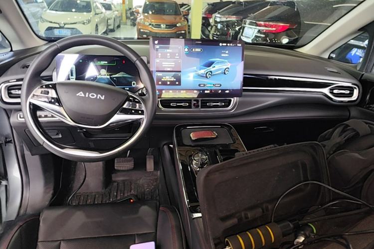 Used AION V 2021 Plus 70 Smart Edition Lithium Iron Phosphate Center Console