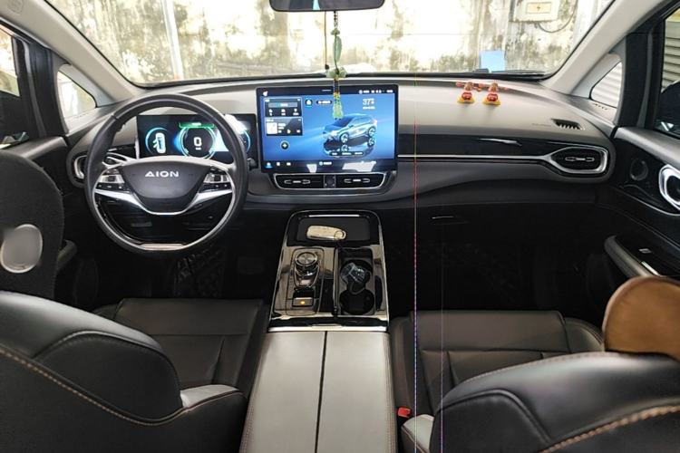 Used AION V 2021 Plus 70 Smart Edition Lithium Iron Phosphate Center Console