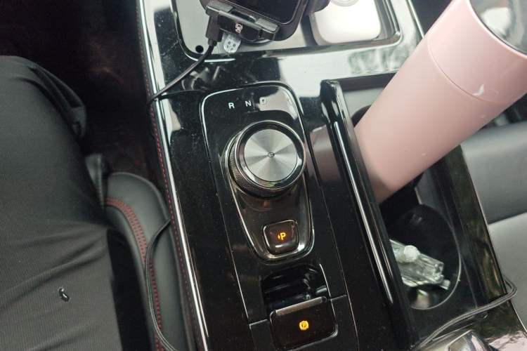 Used AION V 2021 Plus 70 Smart Technology Edition Lithium Iron Phosphate Gear Lever